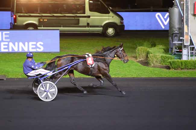 Photo d'arrivée de la course pmu PRIX BRUCIA à PARIS-VINCENNES le Vendredi 22 octobre 2021