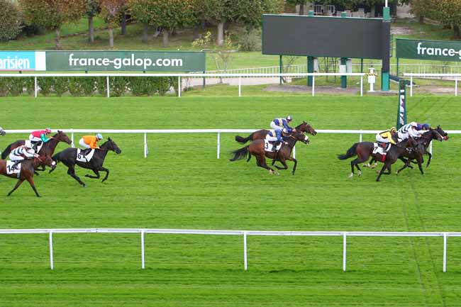 Photo d'arrivée de la course pmu PRIX DE VERSAILLES à SAINT CLOUD le Samedi 23 octobre 2021