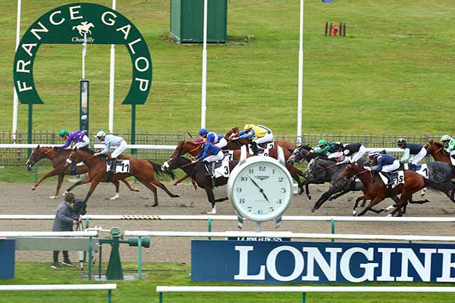 Photo d'arrivée de la course pmu PRIX DU CHENE DE LA BASSE POMMERAIE à CHANTILLY le Mardi 26 octobre 2021