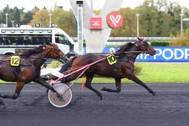 Photo d'arrivée de la course pmu PRIX ISARA à PARIS-VINCENNES le Mardi 26 octobre 2021