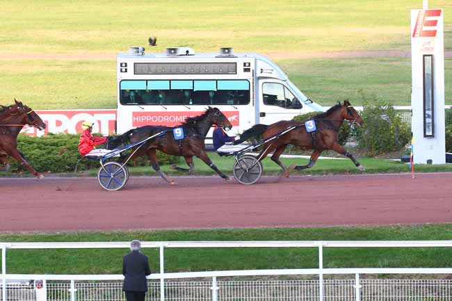 Photo d'arrivée de la course pmu PRIX DE LA PORTE BRANCION à ENGHIEN le Mercredi 27 octobre 2021