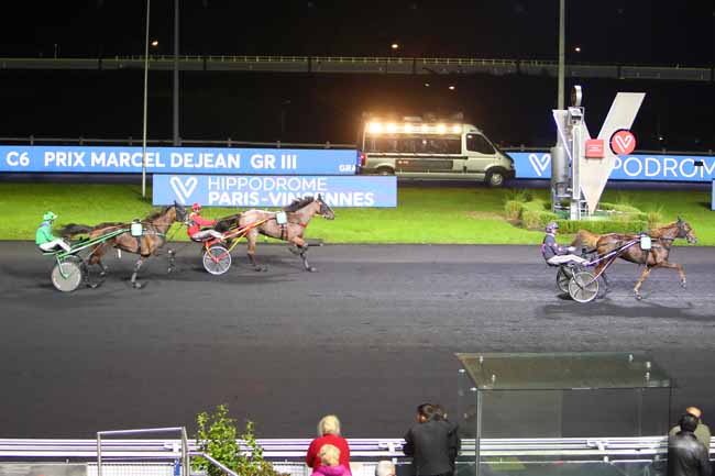 Photo d'arrivée de la course pmu PRIX MARCEL DEJEAN à PARIS-VINCENNES le Vendredi 29 octobre 2021