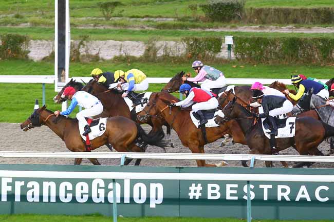 Photo d'arrivée de la course pmu PRIX DU PLATEAU MADRIE à DEAUVILLE le Jeudi 4 novembre 2021