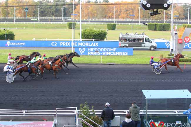 Photo d'arrivée de la course pmu PRIX DE MORLAIX à PARIS-VINCENNES le Lundi 8 novembre 2021