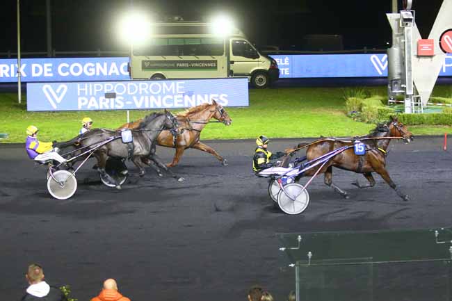 Photo d'arrivée de la course pmu PRIX DE COGNAC à PARIS-VINCENNES le Samedi 13 novembre 2021