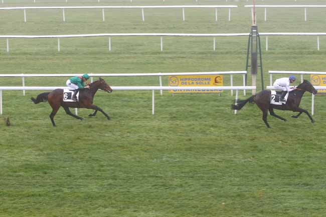Photo d'arrivée de la course pmu PRIX PHILIPPE LORAIN à FONTAINEBLEAU le Jeudi 18 novembre 2021