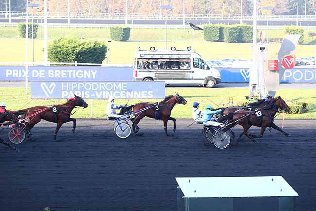 Photo d'arrivée de la course pmu PRIX DE BRETIGNY à PARIS-VINCENNES le Jeudi 18 novembre 2021