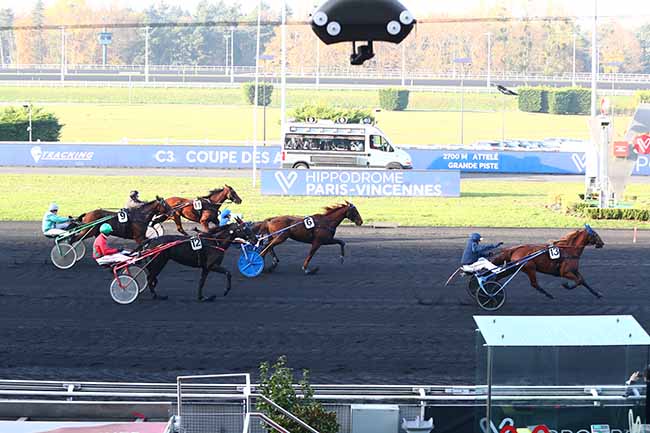 Photo d'arrivée de la course pmu COUPE DES AMATEURS (GROUPE A) à PARIS-VINCENNES le Jeudi 18 novembre 2021