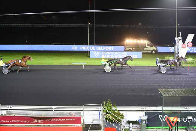 Photo d'arrivée de la course pmu PRIX DE BELFORT à PARIS-VINCENNES le Jeudi 18 novembre 2021