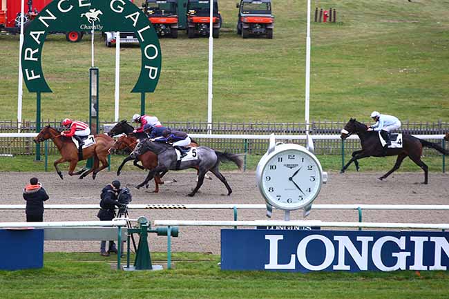 Photo d'arrivée de la course pmu PRIX DE LA MOTTE LOUVET à CHANTILLY le Vendredi 19 novembre 2021