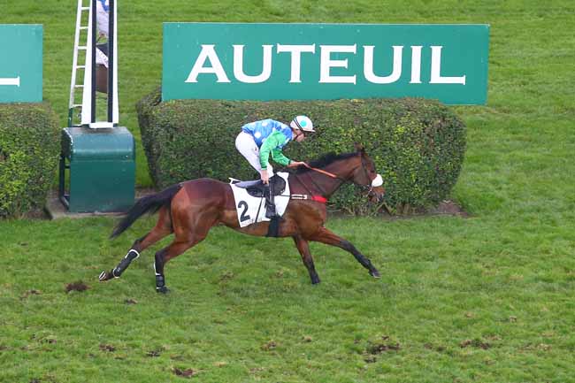 Photo d'arrivée de la course pmu PRIX THUYA à AUTEUIL le Samedi 20 novembre 2021