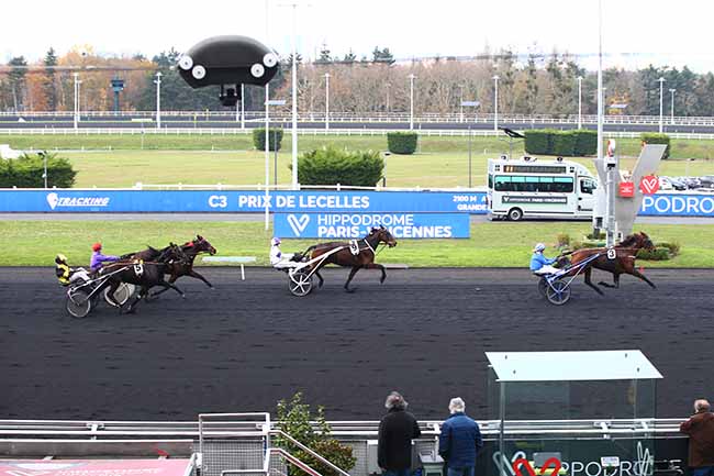 Photo d'arrivée de la course pmu PRIX DE LECELLES à PARIS-VINCENNES le Lundi 22 novembre 2021