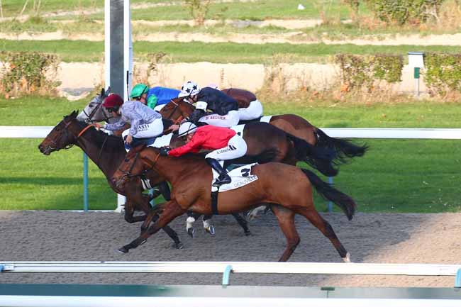 Photo d'arrivée de la course pmu PRIX DE LA CERISAIE à DEAUVILLE le Mercredi 24 novembre 2021