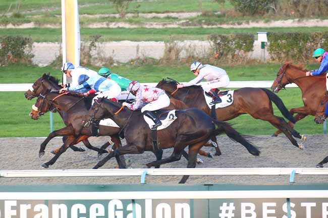 Photo d'arrivée de la course pmu PRIX DE MONDEVILLE à DEAUVILLE le Mercredi 24 novembre 2021