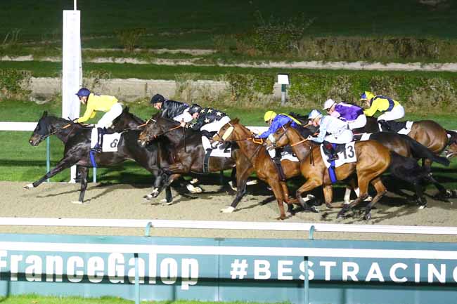Photo d'arrivée de la course pmu PRIX DE LA REVELATION à DEAUVILLE le Mercredi 24 novembre 2021