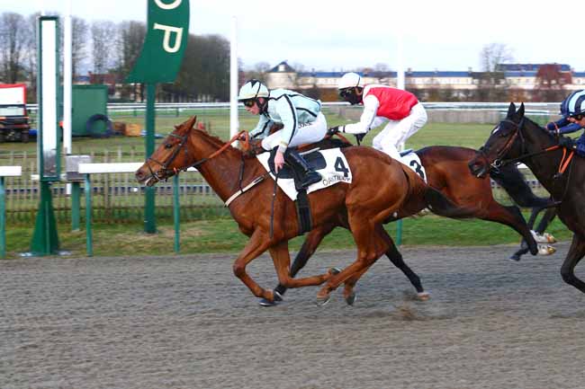 Photo d'arrivée de la course pmu PRIX DU SALON VIOLET à CHANTILLY le Samedi 27 novembre 2021