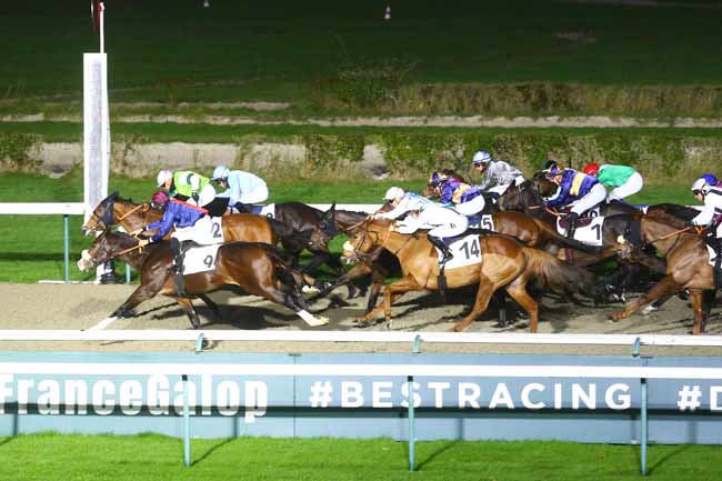 Photo d'arrivée de la course pmu PRIX DE GOLD BEACH à DEAUVILLE le Mardi 30 novembre 2021