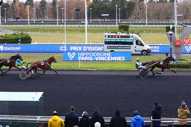 Photo d'arrivée de la course pmu PRIX D'ISIGNY à PARIS-VINCENNES le Jeudi 2 décembre 2021