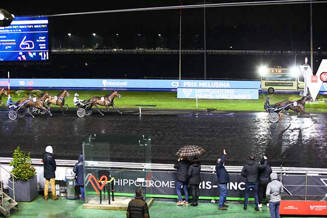 Photo d'arrivée de la course pmu PRIX MELUSINA à PARIS-VINCENNES le Vendredi 3 décembre 2021