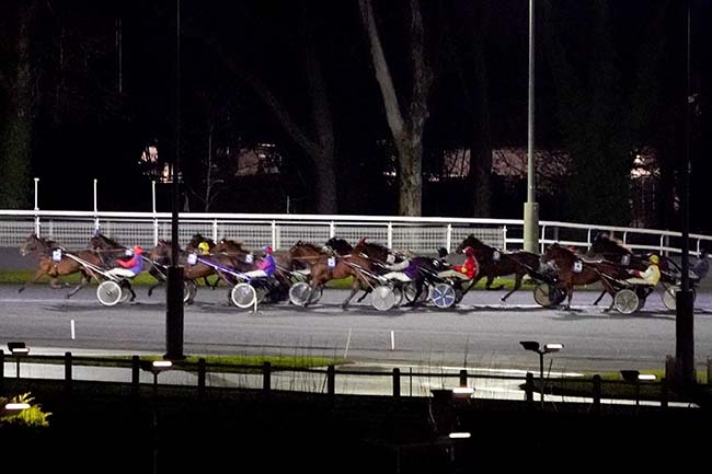 Photo d'arrivée de la course pmu PRIX DE PORTBAIL à PARIS-VINCENNES le Lundi 6 décembre 2021