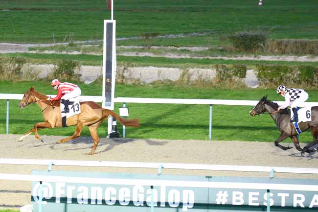 Photo d'arrivée de la course pmu PRIX DE LEXINGTON à DEAUVILLE le Dimanche 12 décembre 2021