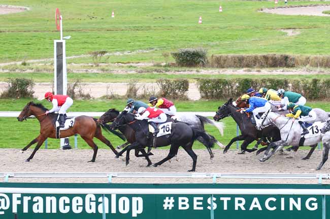 Photo d'arrivée de la course pmu PRIX DE LA SUISSE NORMANDE à DEAUVILLE le Jeudi 16 décembre 2021