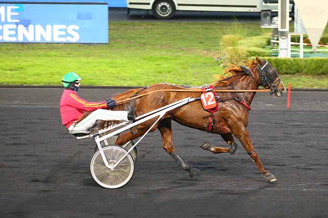 Photo d'arrivée de la course pmu PRIX DE QUISSAC à PARIS-VINCENNES le Vendredi 17 décembre 2021