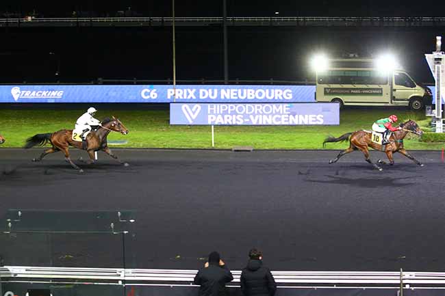 Photo d'arrivée de la course pmu PRIX DU NEUBOURG à PARIS-VINCENNES le Vendredi 17 décembre 2021