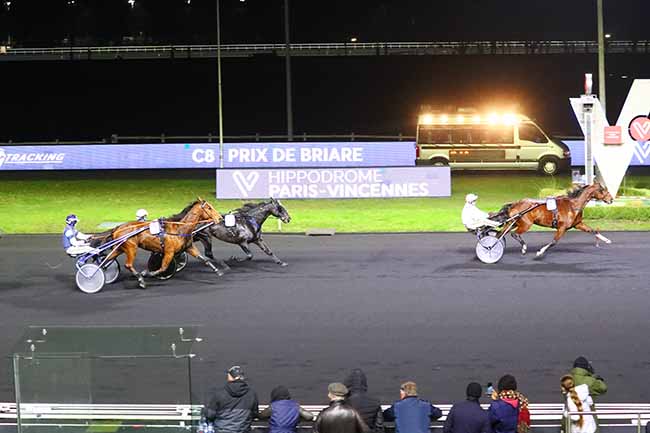 Photo d'arrivée de la course pmu PRIX DE BRIARE à PARIS-VINCENNES le Dimanche 19 décembre 2021