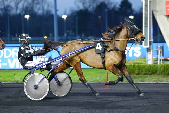 Photo d'arrivée de la course pmu PRIX DE SAINT-JEAN-DE-MONTS à PARIS-VINCENNES le Mardi 21 décembre 2021