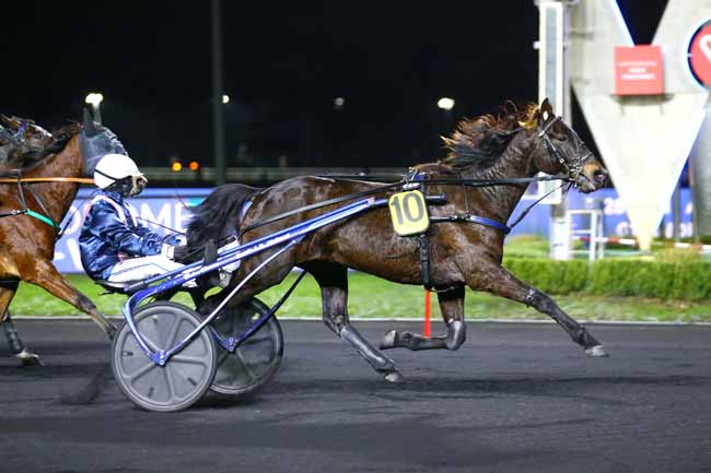 Photo d'arrivée de la course pmu PRIX DE PONS à PARIS-VINCENNES le Mardi 21 décembre 2021