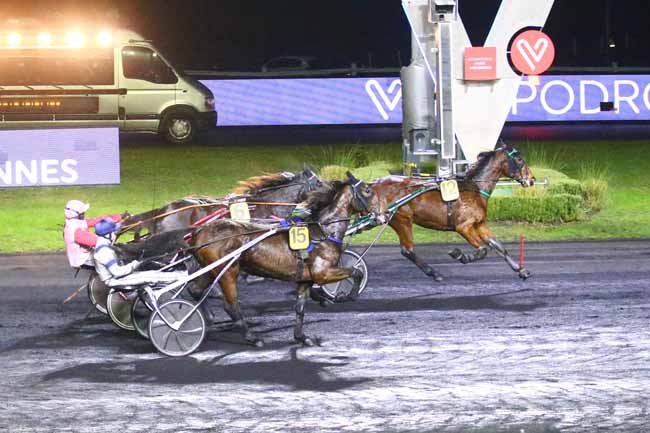 Photo d'arrivée de la course pmu PRIX D'ANDERNOS-LES-BAINS à PARIS-VINCENNES le Vendredi 24 décembre 2021