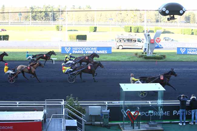Photo d'arrivée de la course pmu PRIX DE FOUGERES à PARIS-VINCENNES le Vendredi 31 décembre 2021