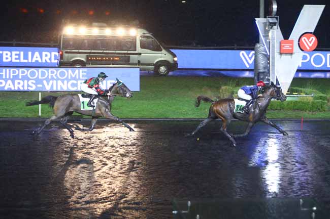 Photo d'arrivée de la course pmu PRIX DE MONTBELIARD à PARIS-VINCENNES le Lundi 3 janvier 2022