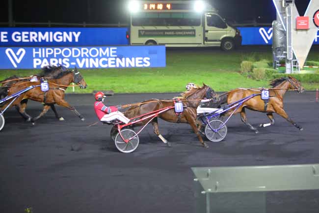 Photo d'arrivée de la course pmu PRIX DE GERMIGNY à PARIS-VINCENNES le Vendredi 14 janvier 2022