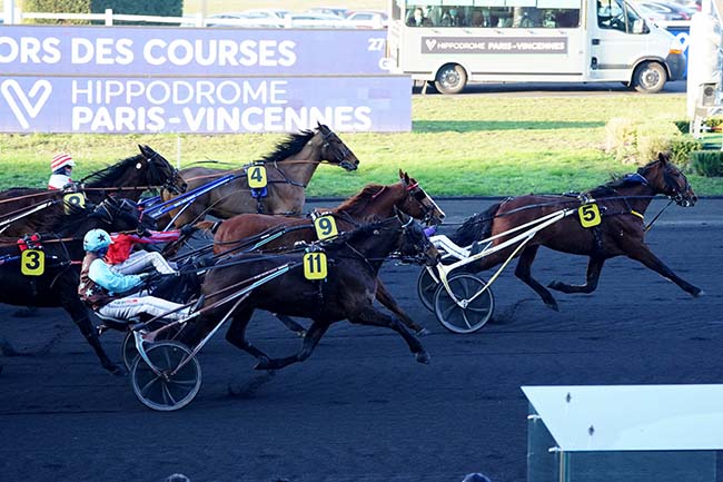 Photo d'arrivée de la course pmu PRIX LES SENIORS DES COURSES à PARIS-VINCENNES le Samedi 15 janvier 2022