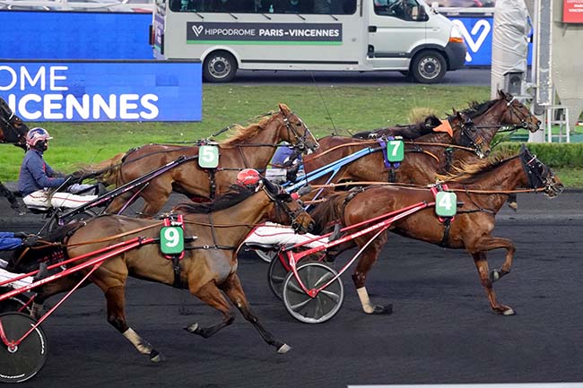 Photo d'arrivée de la course pmu PRIX D'EVIAN à PARIS-VINCENNES le Samedi 15 janvier 2022