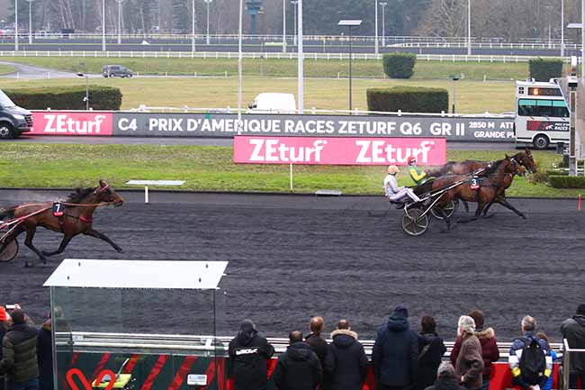 Photo d'arrivée de la course pmu PRIX D'AMERIQUE RACES ZETURF Q6 (PRIX DE BELGIQUE) à PARIS-VINCENNES le Dimanche 16 janvier 2022