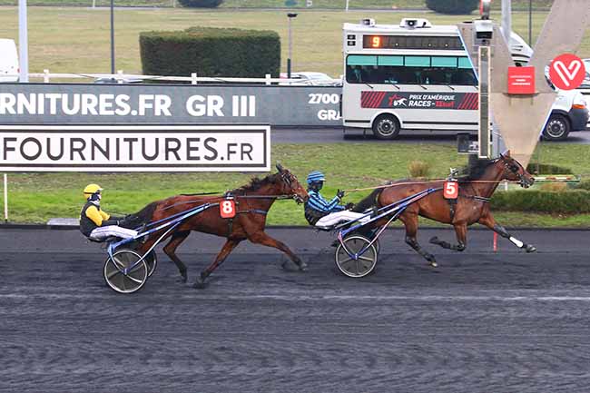 Photo d'arrivée de la course pmu PRIX AGRIFOURNITURES.FR (PRIX DE RIBERAC) à PARIS-VINCENNES le Dimanche 16 janvier 2022