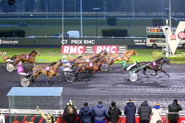 Photo d'arrivée de la course pmu PRIX RMC (PRIX DU JURA) à PARIS-VINCENNES le Dimanche 16 janvier 2022