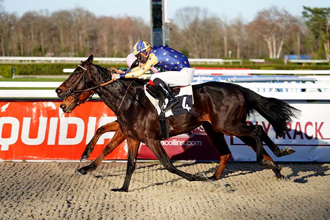 Photo d'arrivée de la course pmu PRIX DE LESCAR à PAU le Lundi 17 janvier 2022
