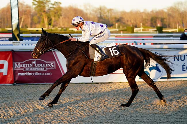 Photo d'arrivée de la course pmu PRIX DE LASCLAVERIES à PAU le Lundi 17 janvier 2022