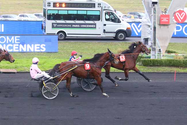 Photo d'arrivée de la course pmu PRIX DE MIRANDE à PARIS-VINCENNES le Dimanche 23 janvier 2022
