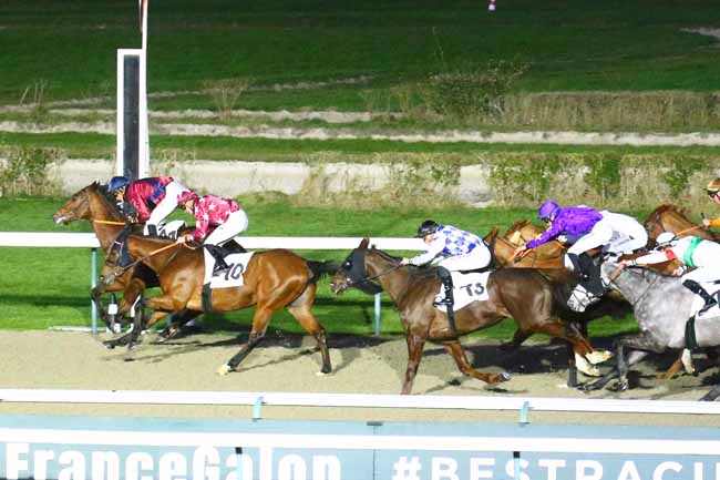 Photo d'arrivée de la course pmu PRIX DE LA HAGUE à DEAUVILLE le Vendredi 4 février 2022