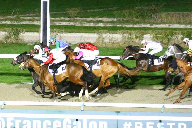 Photo d'arrivée de la course pmu PRIX DE NEUFBOURG à DEAUVILLE le Vendredi 4 février 2022