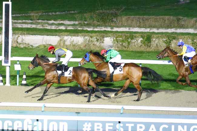 Photo d'arrivée de la course pmu PRIX DES CRESSONNIERES à DEAUVILLE le Samedi 5 février 2022