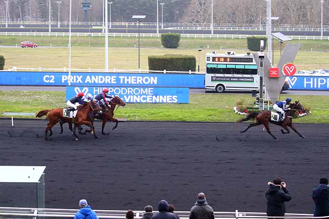 Photo d'arrivée de la course pmu PRIX ANDRE THERON à PARIS-VINCENNES le Jeudi 10 février 2022