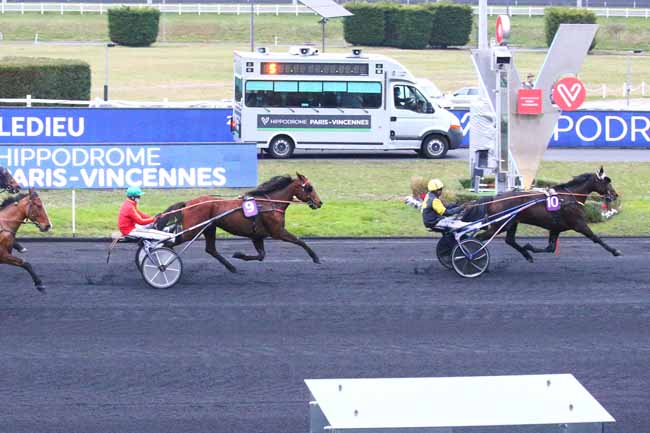 Photo d'arrivée de la course pmu PRIX DE VILLEDIEU à PARIS-VINCENNES le Mardi 15 février 2022