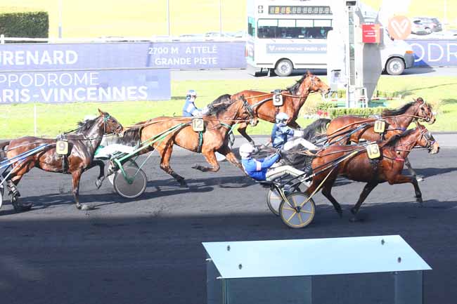 Photo d'arrivée de la course pmu PRIX DE CHATEAURENARD à PARIS-VINCENNES le Jeudi 17 février 2022