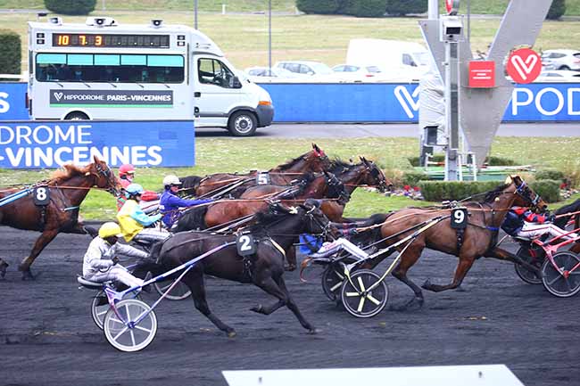 Photo d'arrivée de la course pmu PRIX ZETURFISTES (PRIX DE BRIEY) à PARIS-VINCENNES le Jeudi 3 mars 2022
